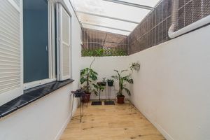 Image 10 - 842352