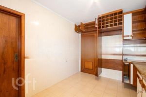 Image 18 - 842353