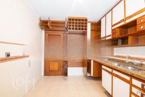 Image 19 - 842353