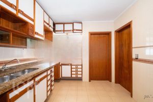 Image 21 - 842353