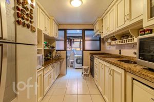 Image 9 - 842364