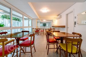 Image 13 - 842396