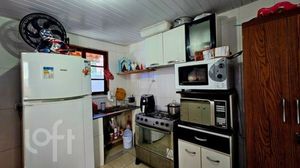 Image 10 - 842436
