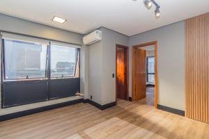 Image 7 - 842445