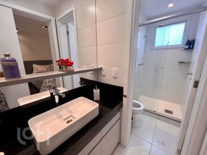Image 8 - 842462