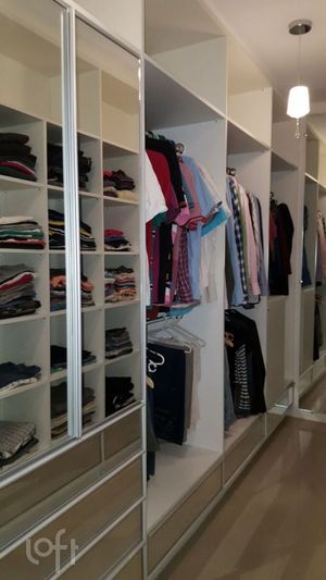 Image 8 - 842487