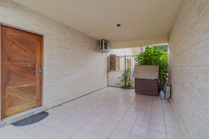 Image 23 - 842520