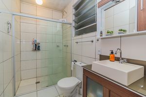 Image 12 - 842520