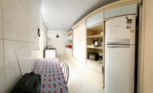 Image 4 - 842527