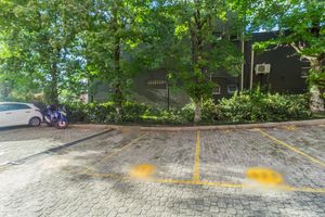 Image 28 - 842530