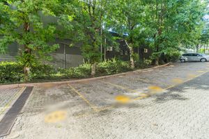 Image 29 - 842530