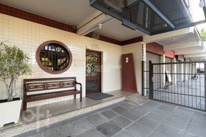 Image 19 - 842566