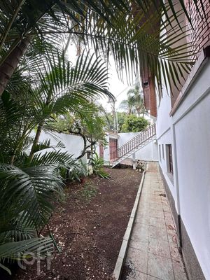 Image 33 - 842580