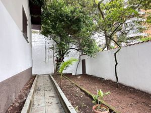 Image 35 - 842580