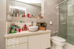 Image 9 - 842590