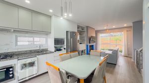 Image 7 - 842596