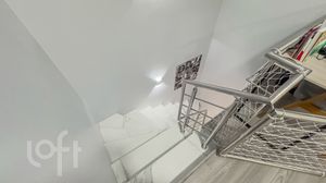 Image 25 - 842596