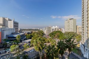 Image 10 - 842599