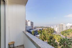 Image 16 - 842599