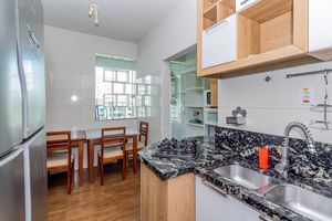 Image 21 - 842599
