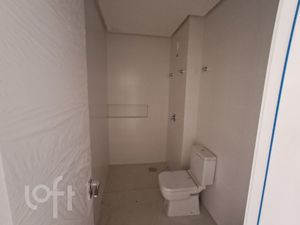 Image 4 - 842639