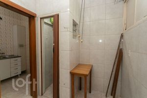 Image 21 - 842685