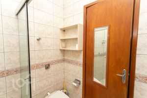Image 8 - 842685
