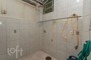 Image 19 - 842685
