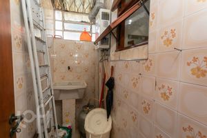 Image 25 - 842685