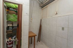 Image 22 - 842685