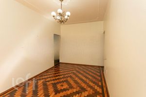 Image 3 - 842685