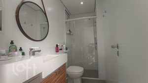 Image 4 - 842715