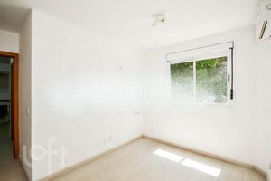 Image 11 - 842717