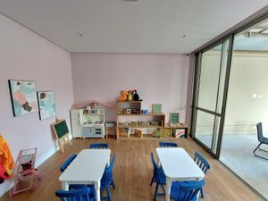 Image 32 - 842724