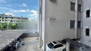 Image 21 - 842725