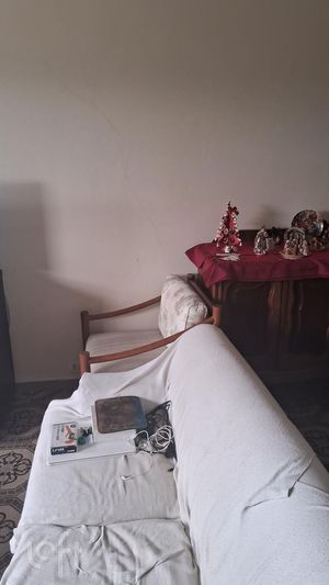 Image 1 - 842760