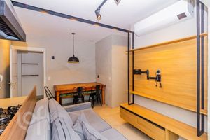 Image 1 - 842766