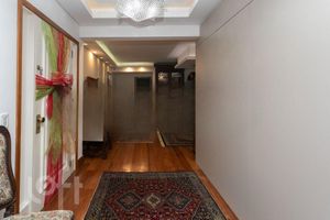 Image 10 - 842787