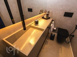 Image 9 - 842808