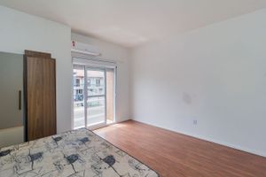 Image 19 - 842906
