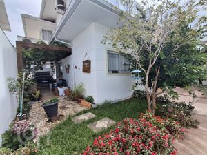 Image 28 - 842997