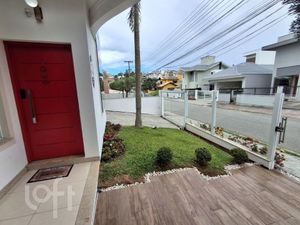 Image 4 - 842997