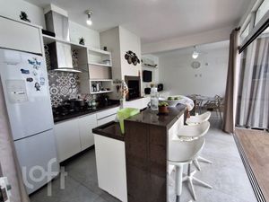 Image 22 - 842997