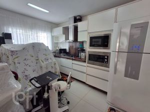 Image 18 - 842997