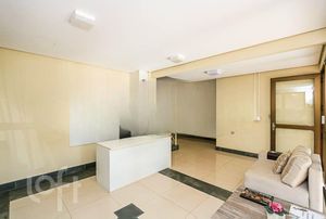 Image 15 - 843036