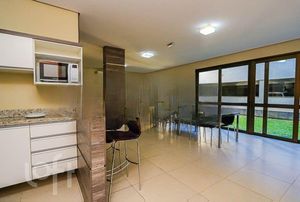Image 18 - 843036