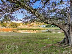 Image 32 - 843260