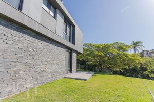 Image 1 - 843260