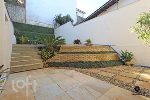 Image 19 - 843375