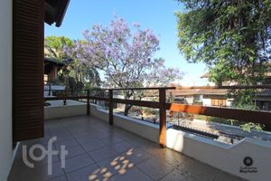 Image 11 - 843375